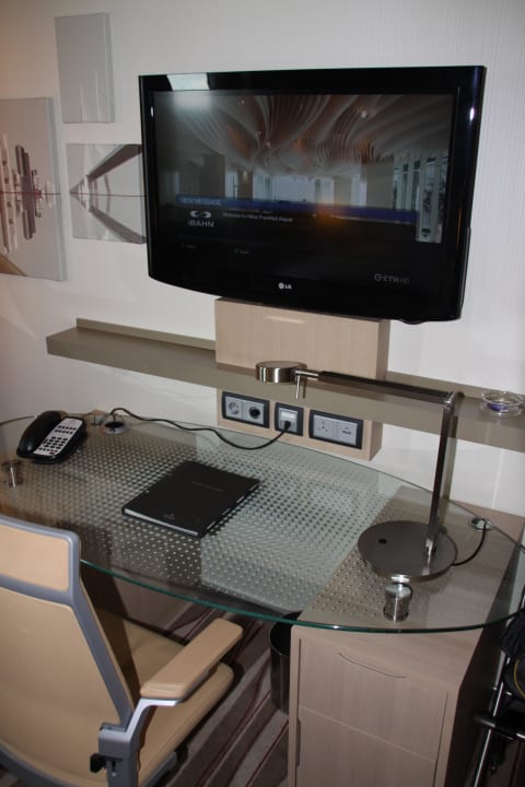 TV Hilton Frankfurt Airport