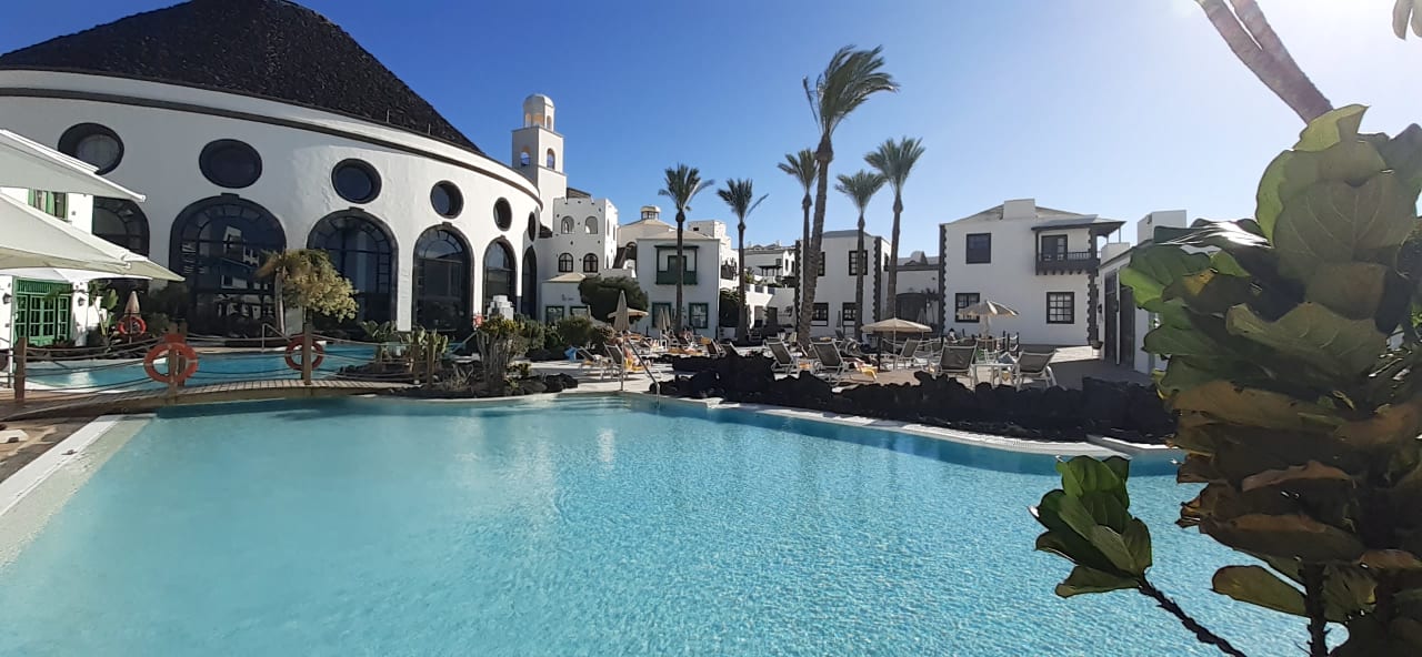 Pool Hotel LIVVO Volcan Lanzarote