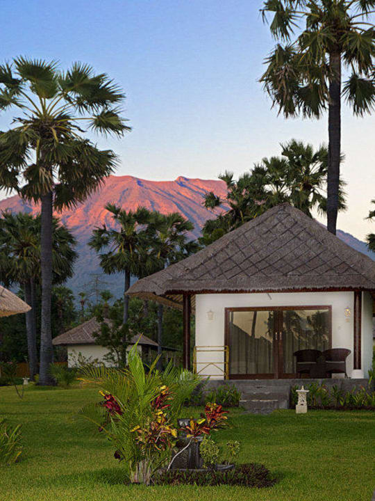 Bungalow im Garten mit Vulkan Hotel Kubu Indah Dive & Spa Resort