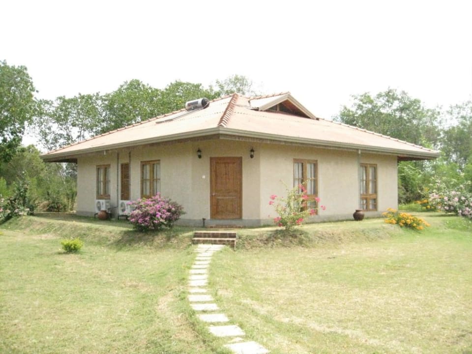 Außenansicht der Bungalows Hibiscus Garden Hotel