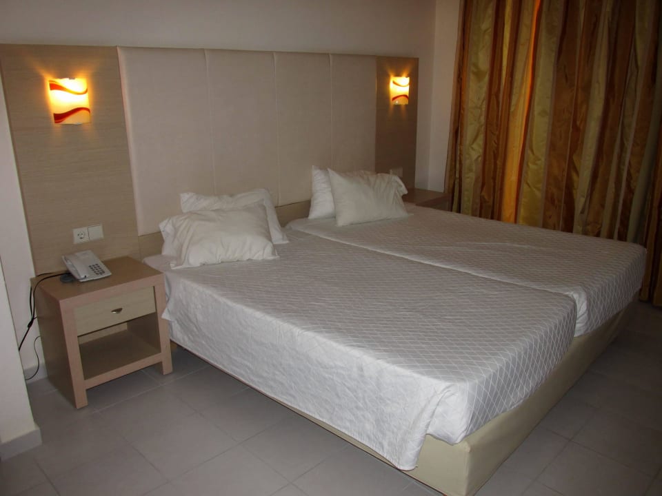 Standard  DZ - zu wenig Lichtquellen Kresten Palace Hotel