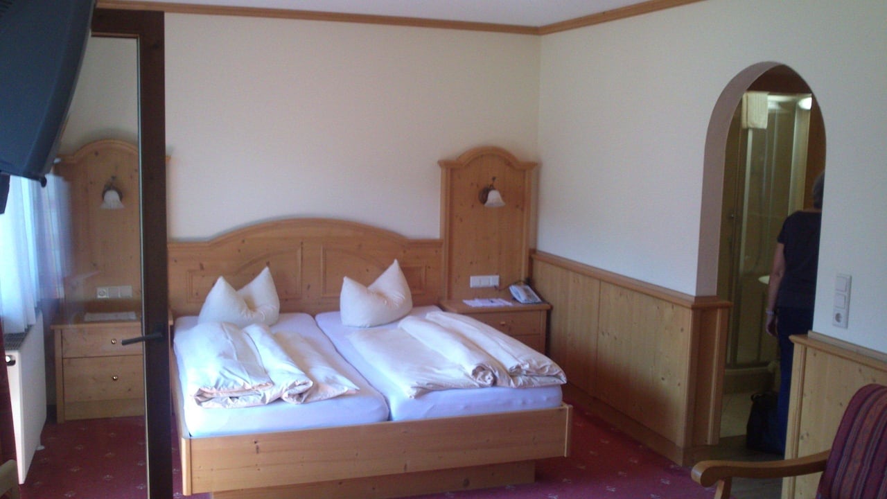 Ein Teil vom Zimmer links geht es zum Balkon Hotel Schwendberger Hof