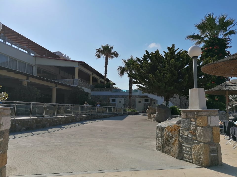 Außenansicht Hotel Kouros Palace