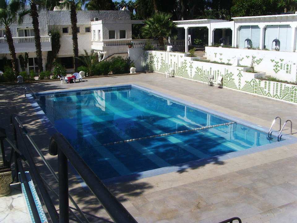 Pool Movie Gate Miramar