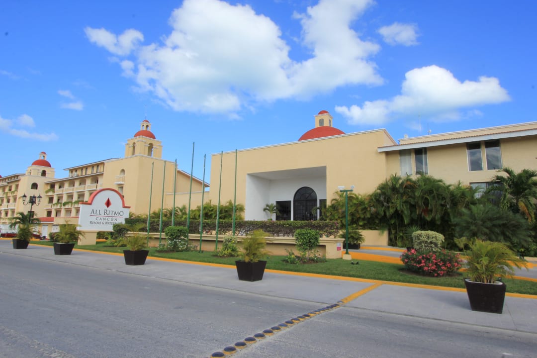 Außenansicht All Ritmo Cancun Resort & Water Park