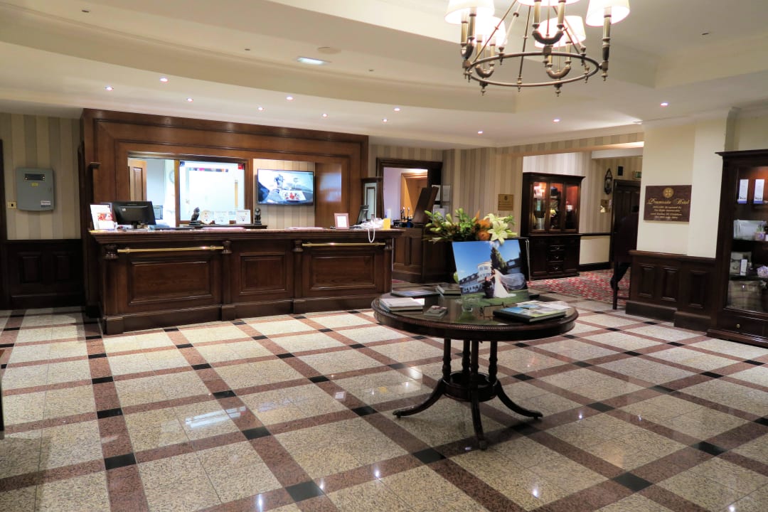 Die Rezeption Macdonald Drumossie Hotel