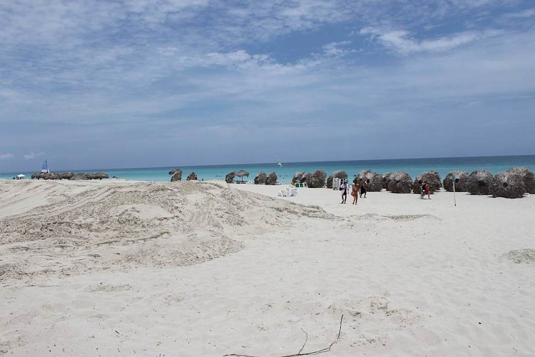 Bauarbeiten am Hotel-Strand (mehrere Tage) Hotel Villa Cuba