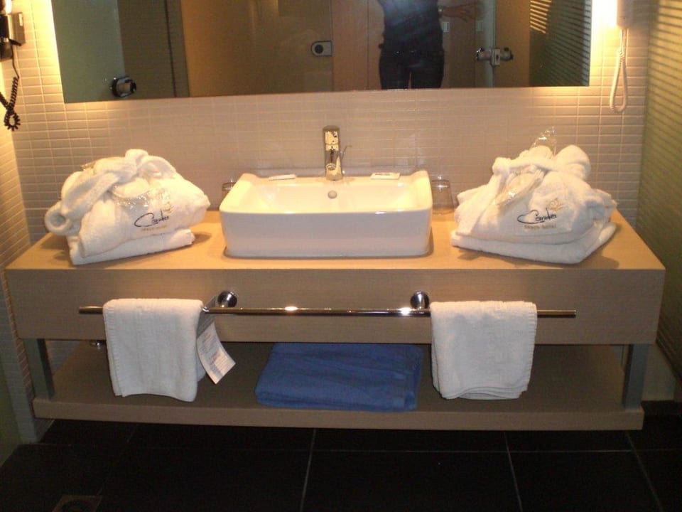 Waschtisch im Bad Atlantica Mikri Poli Kos