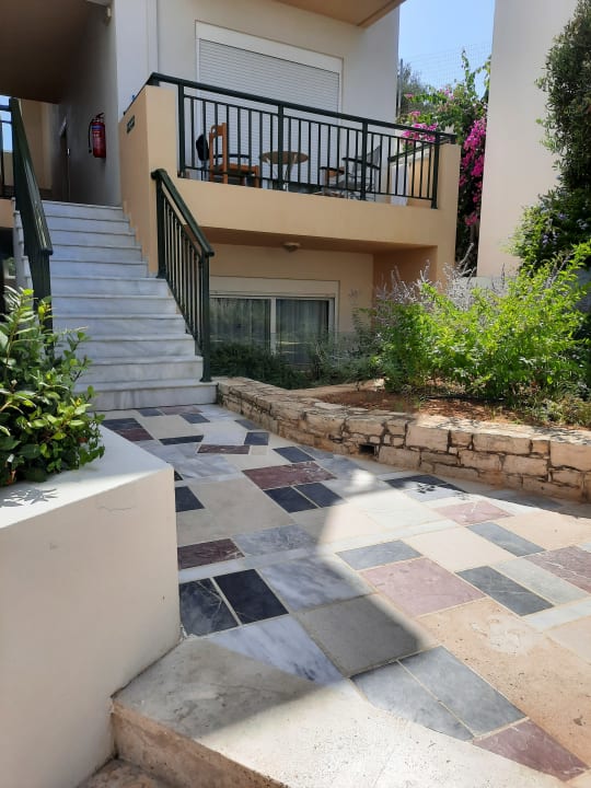 Außenansicht Radamanthy's Hotel Apartments