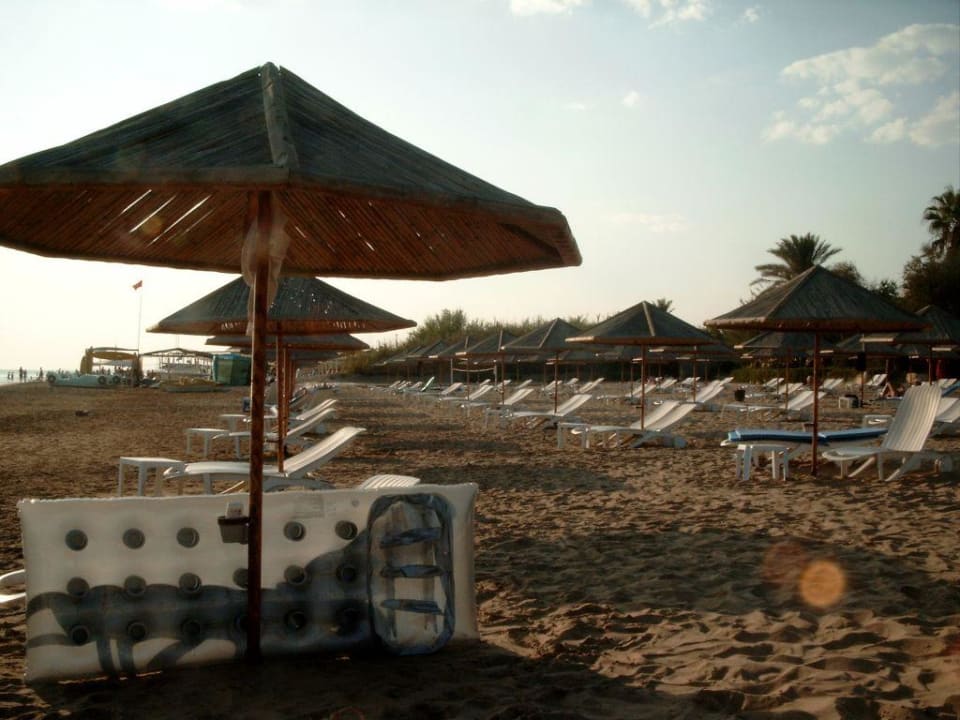 Großzügiger Feinsandiger Strand Hotel Defne Garden