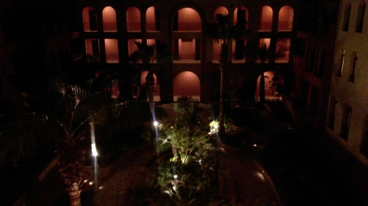 Innenhof Hotel Three Corners Ocean View prestige - Adults only