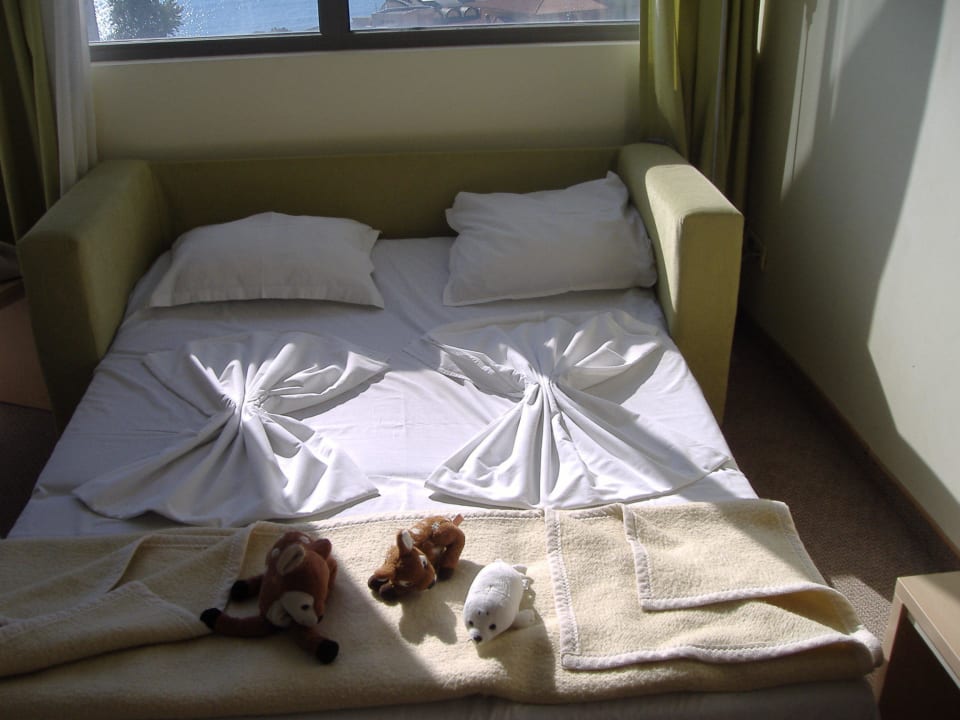 Bett im Kinderzimmer Park Hotel Golden Beach