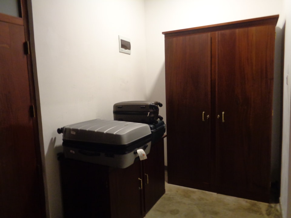 Zimmer Wewa Addara Hotel - Hotel by the lake