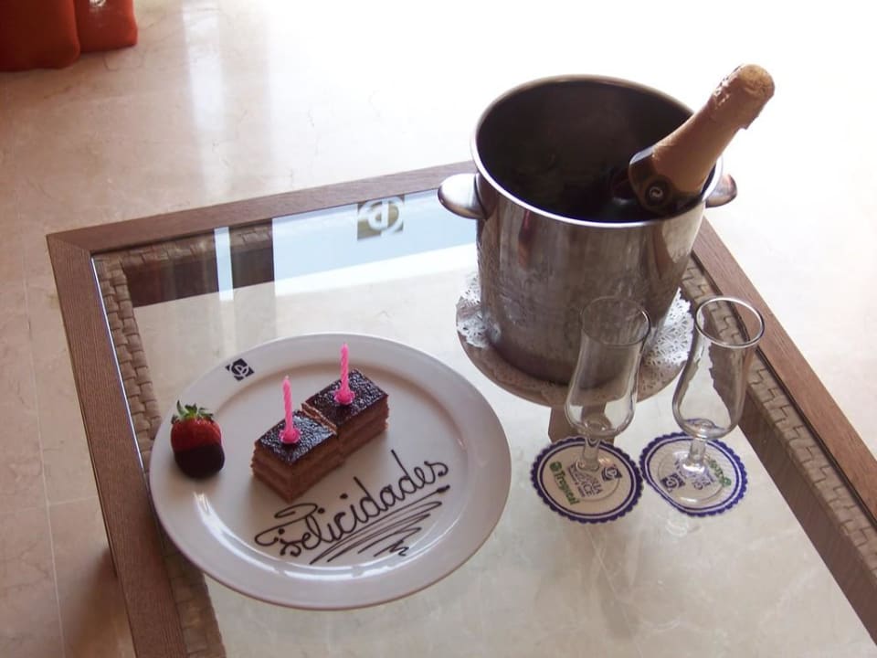 Kleine Aufmerksamkeit zum Geburtstag Gloria Palace Royal Hotel & Spa