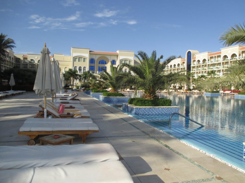 Morning on the pool Premier Le Reve Hotel & Spa