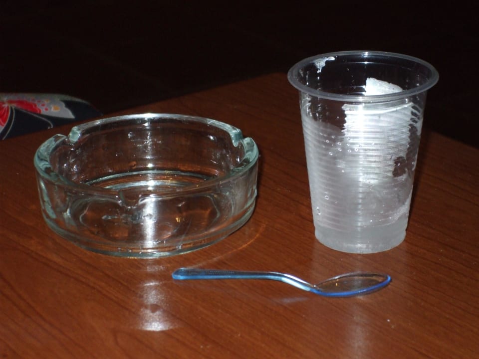 Plastikbecher /100ml  -Löffel in 5 Sterne Hotel Imperial Shams Abu Soma