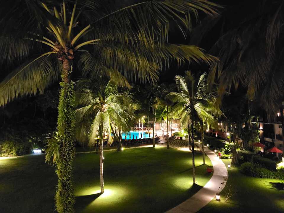 Gartenanlage Ramada Resort by Wyndham Khao Lak