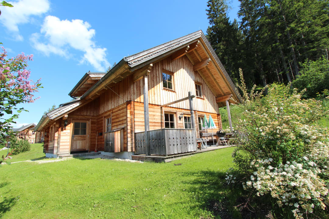 Außenansicht Hüttendorf Dachsteinblick