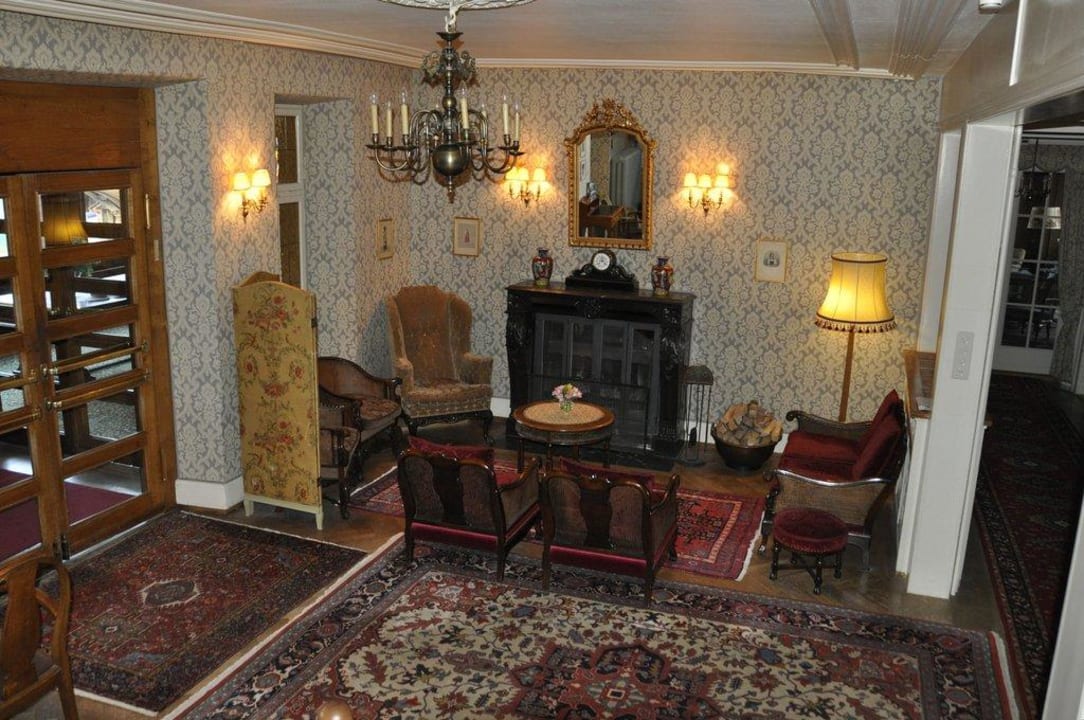 Lobby Hotel Bellevue des Alpes