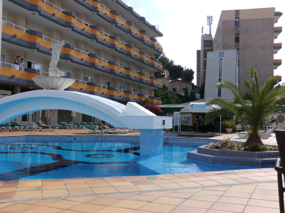 Einer von drei Pools Mar Hotels Paguera & Spa