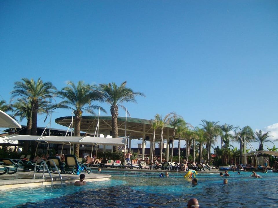 Pool Crystal Family Comfort Collection