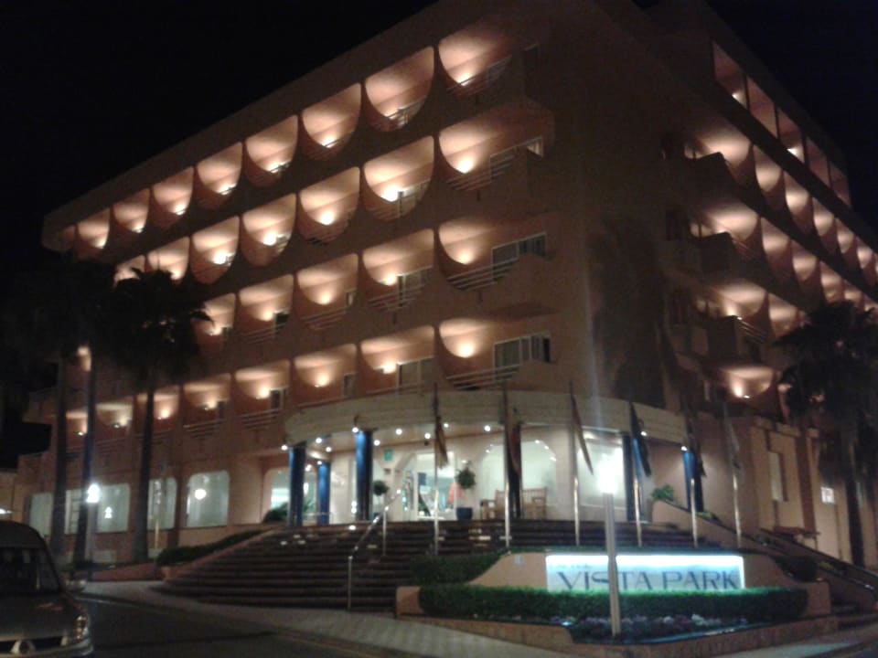 Hotel abends Hotel & Apartments Vista Park