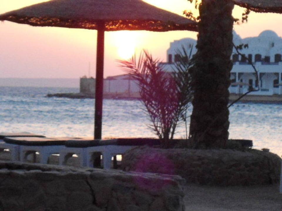 Sonnenaufgang 5.31 Uhr bei 29° Temperatur. Geiiiil Arabia Azur Resort