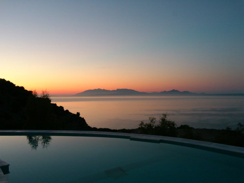 "Unser" Pool am Zimmer morgens Canvas by Mitsis Family Village