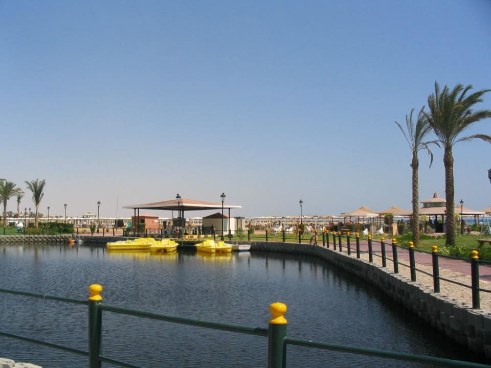 Lagune mit Tretbooten Pickalbatros Dana Beach Resort - Hurghada