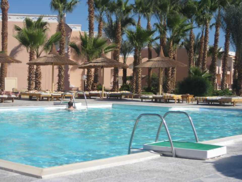 Der kleine NonAktiv-Pool Beach Albatros Resort