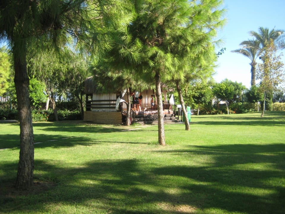 Schöner Platz für Brotzeit Hotel Miracle Resort