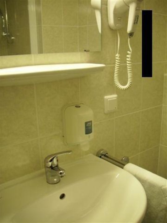 Badezimmer Lenas Donau Hotel