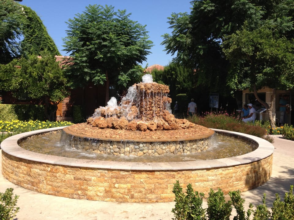 Der schöne Brunnen Can Garden Beach