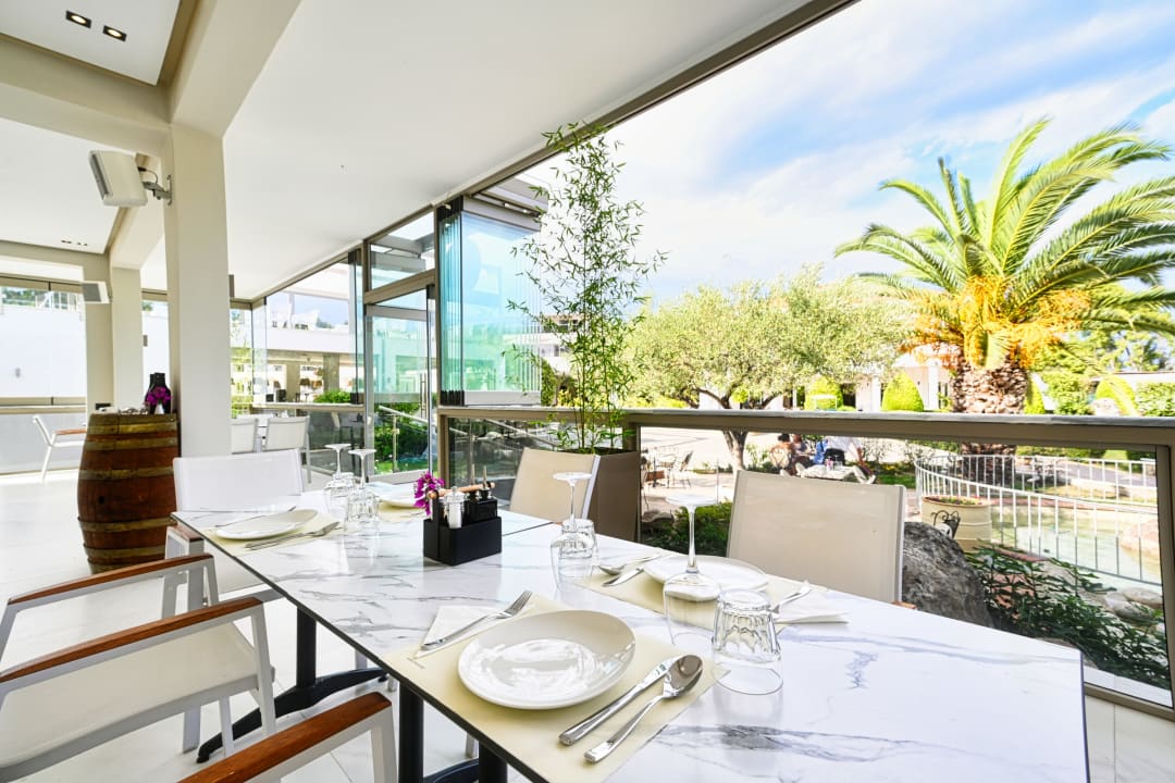 Gastro Hotel Chrousso Village