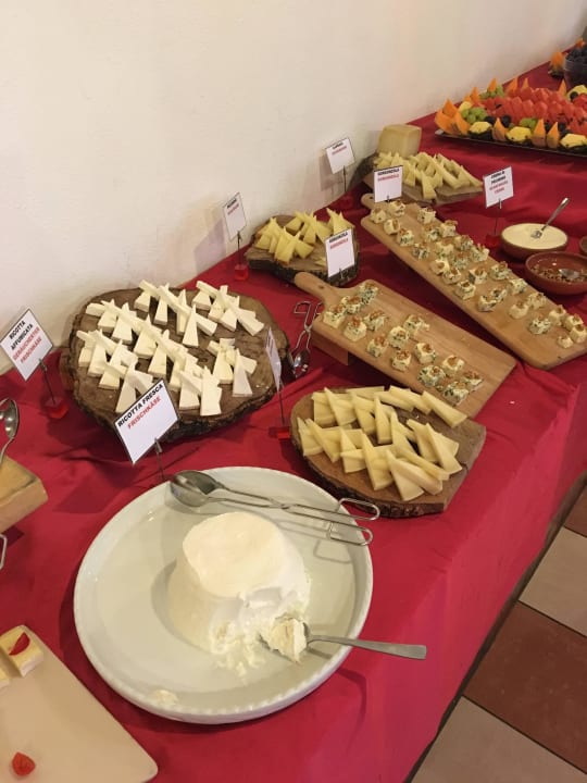 Käsebuffet Tirreno Resort
