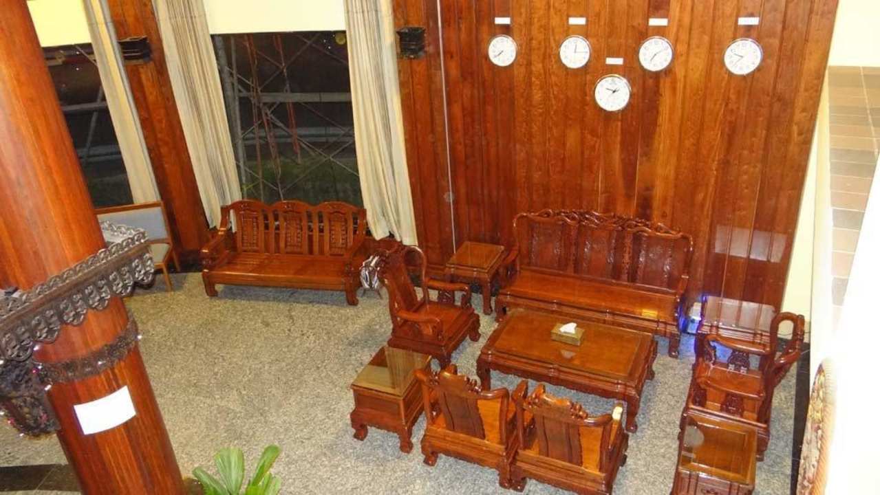 Lobby Shwe Ingyinn Hotel