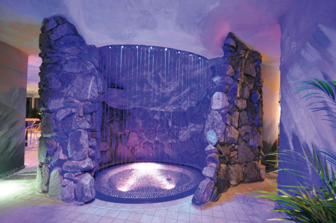 Felsengrotte Wasserfall - Wellnessanlage Hotel Kohlerhof