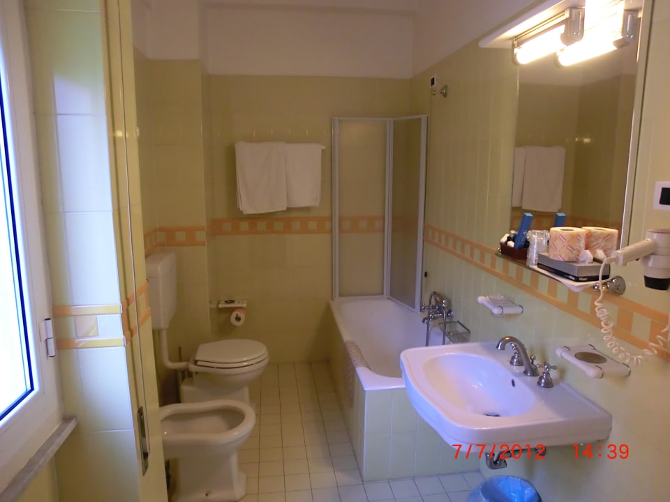 Bad - am Bild ok - aber Villa Balbi