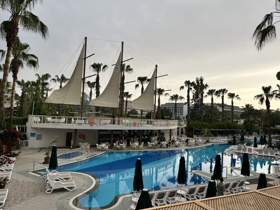 Pool Can Garden Resort