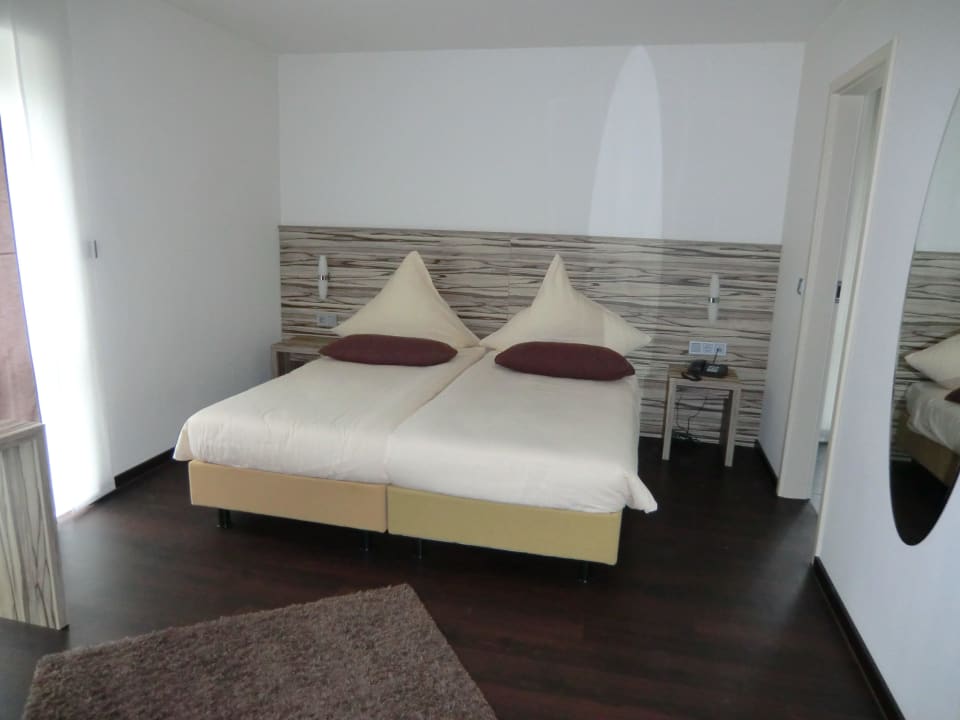 Sehr schön eingerichtetes Zimmer Designhotel Im Südfeld