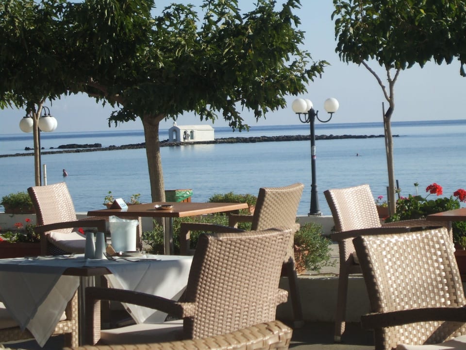 Beim Frühstück mit herrlichem Ausblick Hotel Corissia Princess