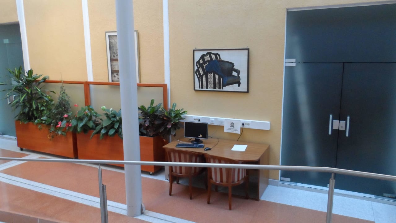 Для тех, кому надо поработать. Ну и wi-fi Grand Hotel Rogaška Komfort