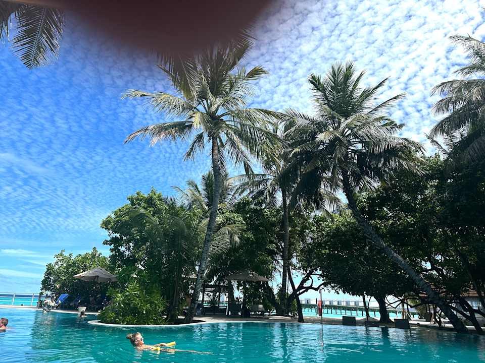 Pool ROBINSON MALDIVES