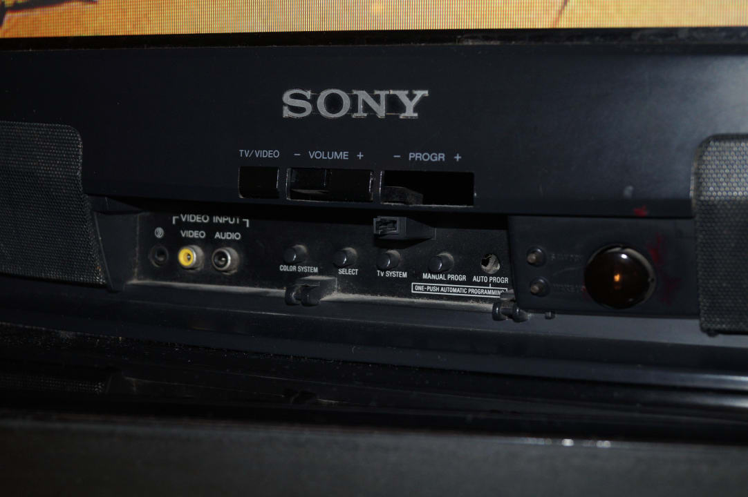 Superior room - TV z wyrwanymi  guzikami El Mouradi Club Kantaoui