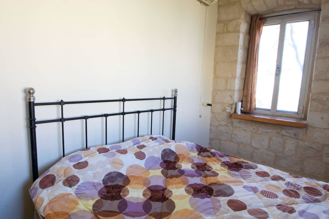 Comfortable Large Double Bedroom For One Couple.  Old City Stones