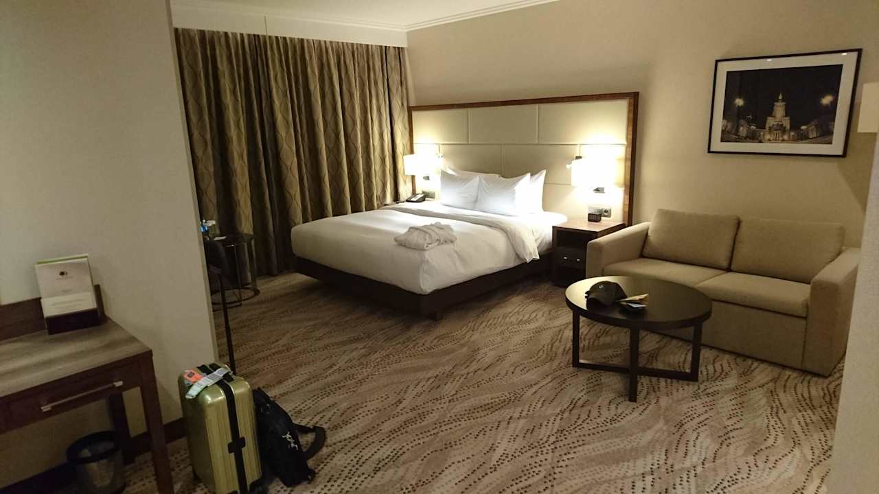 Zimmeransicht (vom Eingang) DoubleTree by Hilton Hotel & Conference Centre Warsaw