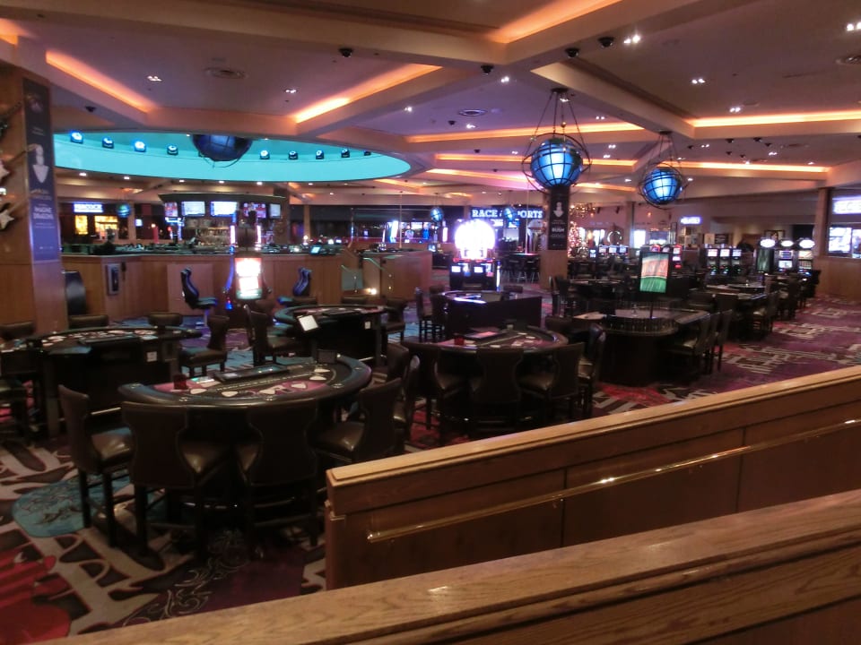 Live Spiel Virgin Hotels Las Vegas, Curio Collection by Hilton