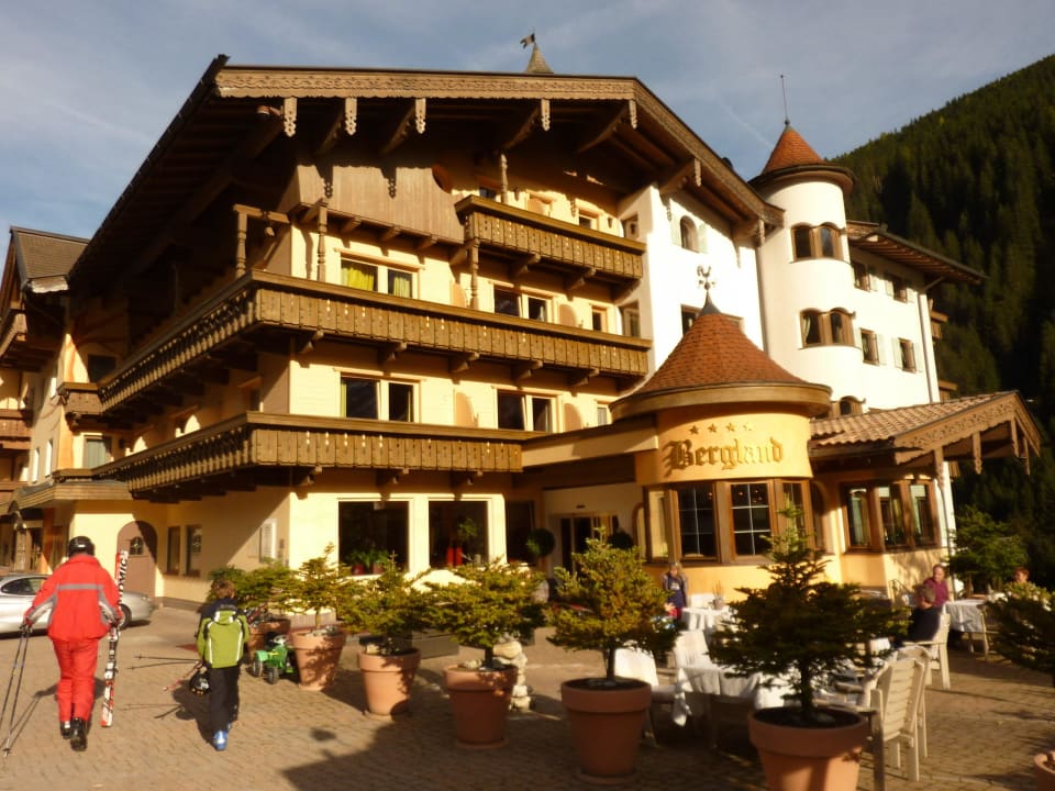 Von Hintertux kommend Adler Inn Tyrol Mountain Resort superior