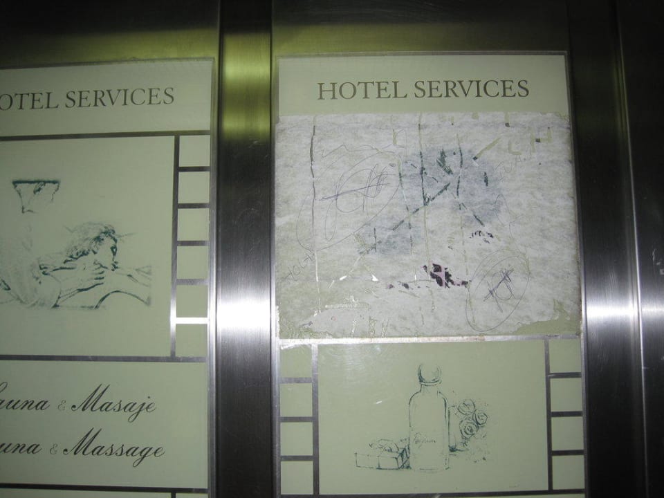 Im Fahrstuhl GF FANABE