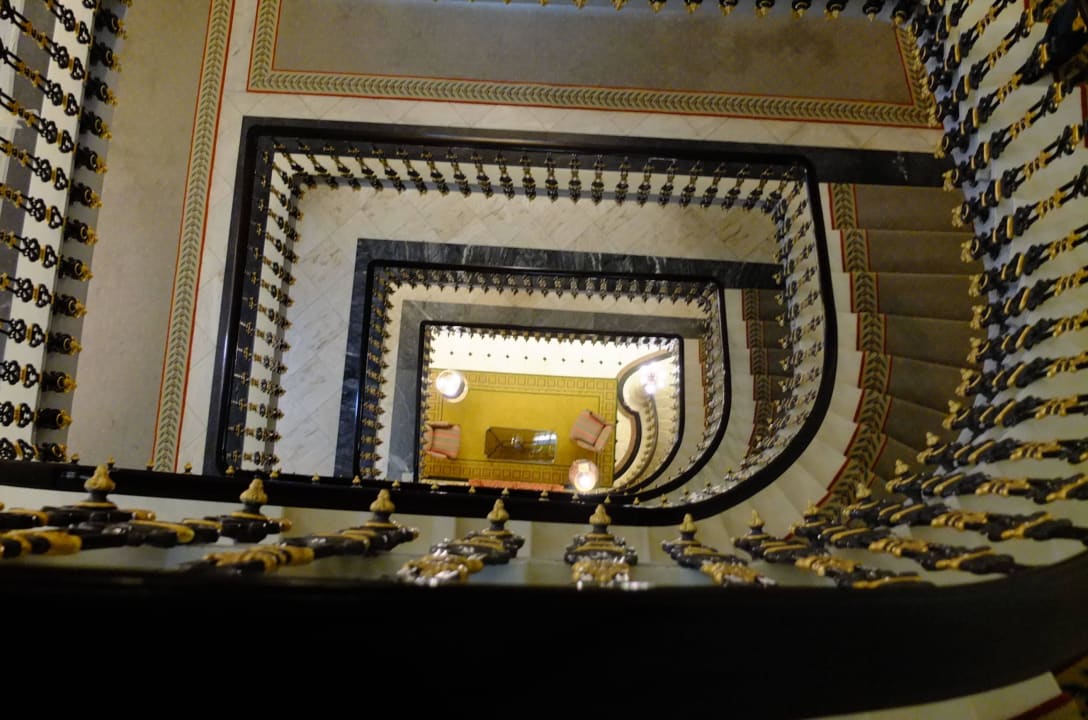 Treppenaufgang  Hotel Avenida Palace